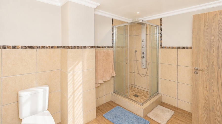 8 Bedroom Property for Sale in Birdwood Estate North West